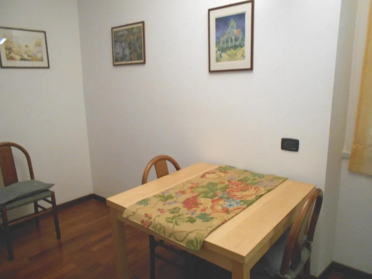 Cosy Central Flat Bergamo 0*,  Włochy