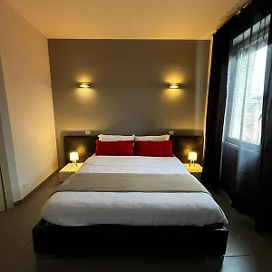Sleep & Fly Bgy Airport-station-center Apartament