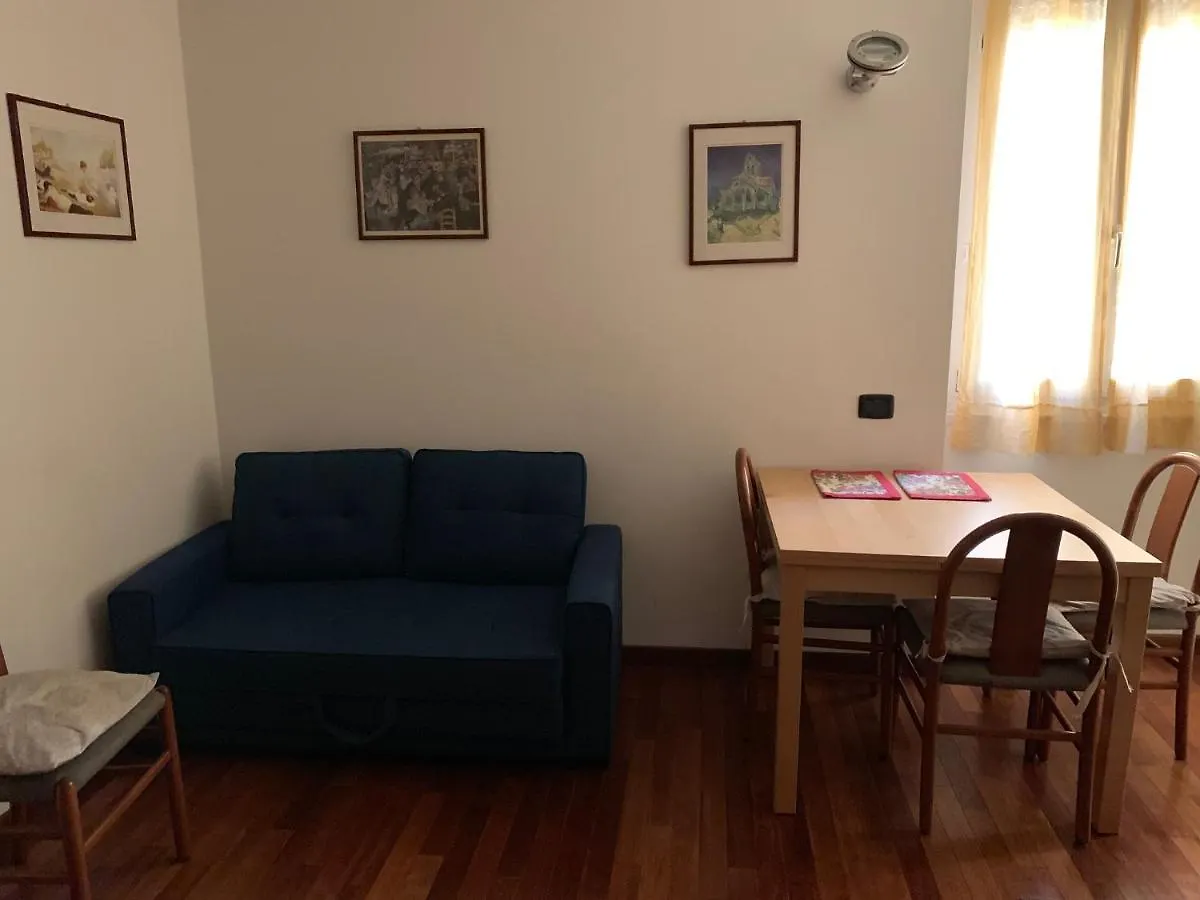 Cosy Central Flat Bergamo Italy